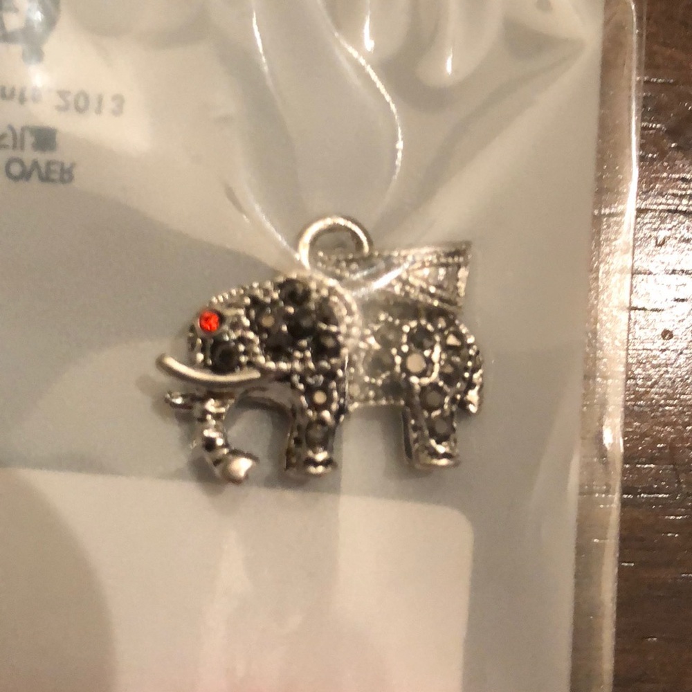 19 inch 23 mm elephant pendant